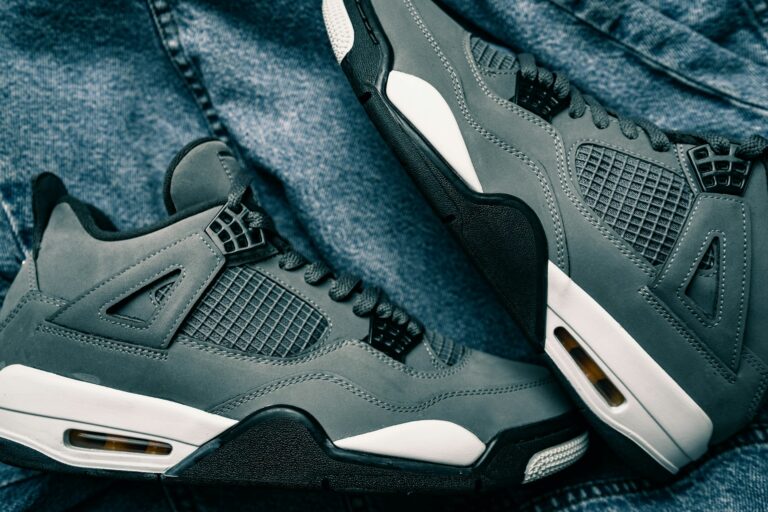 Jordan 4 military blue